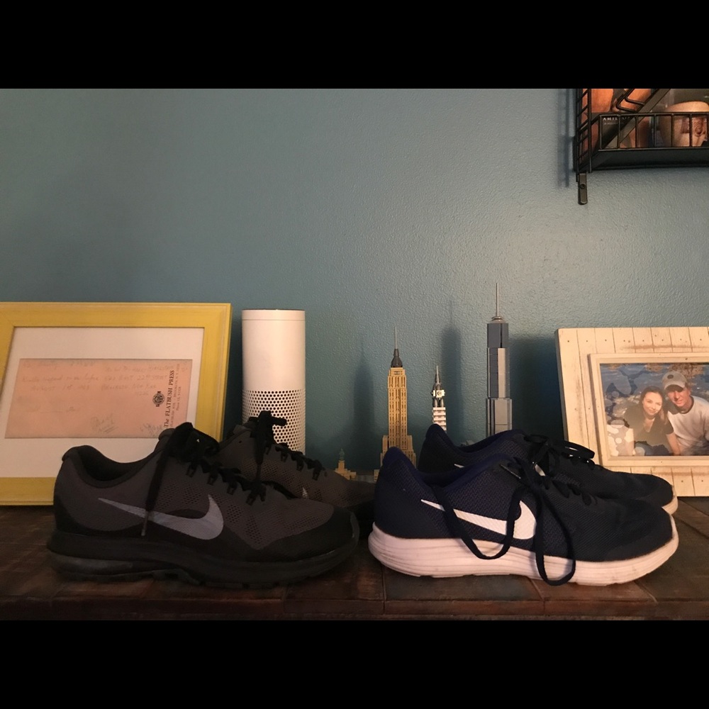 Two pairs of boy's Nike sneakers in 7Y